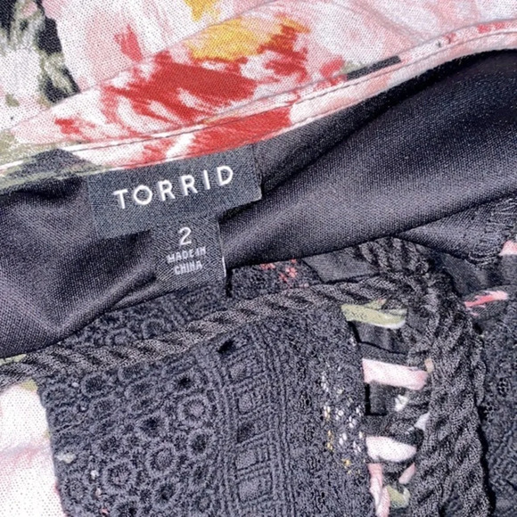 Torrid floral dress with pockets size 2X - Picture 5 of 9